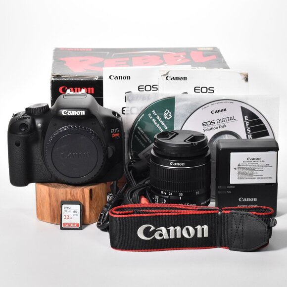 Canon EOS Rebel T2i DSLR 18MP 18-55mm Lens HD Video 675 Clicks 32GB SD Card - Picture 1 of 16